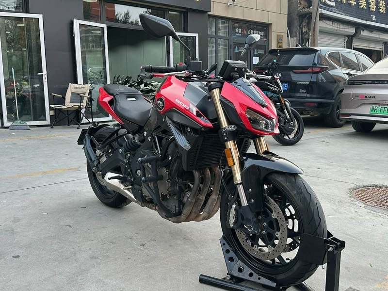 QJMOTOR 追600
