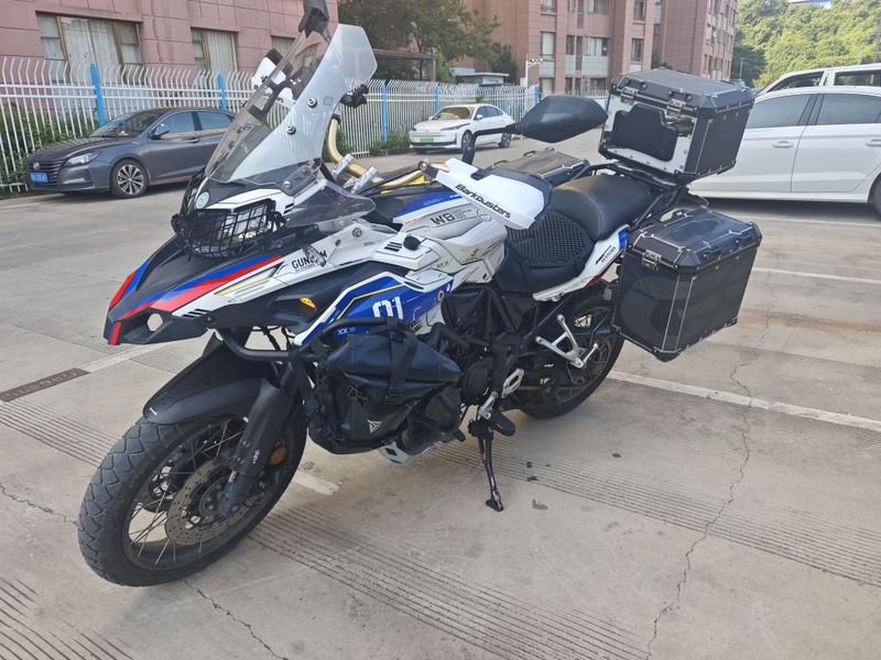贝纳利 金鹏 TRK502