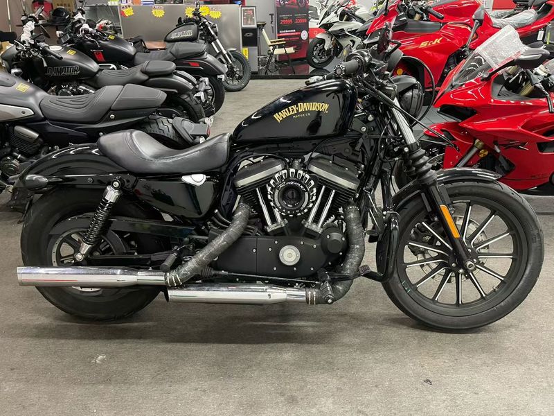 哈雷戴维森 Iron883 硬汉