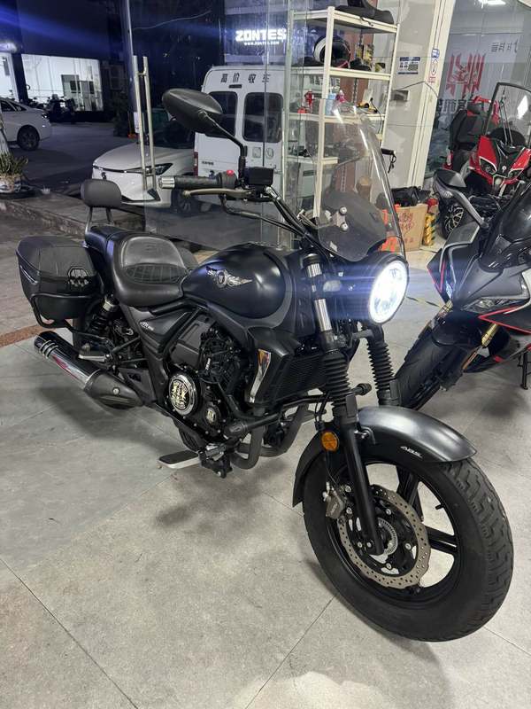豪爵 TR300