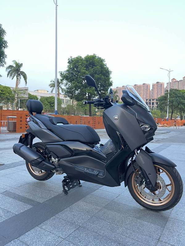 雅马哈 XMAX