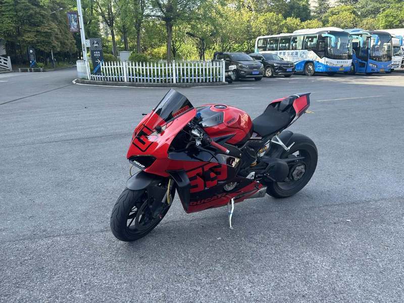 杜卡迪 Panigale V4
