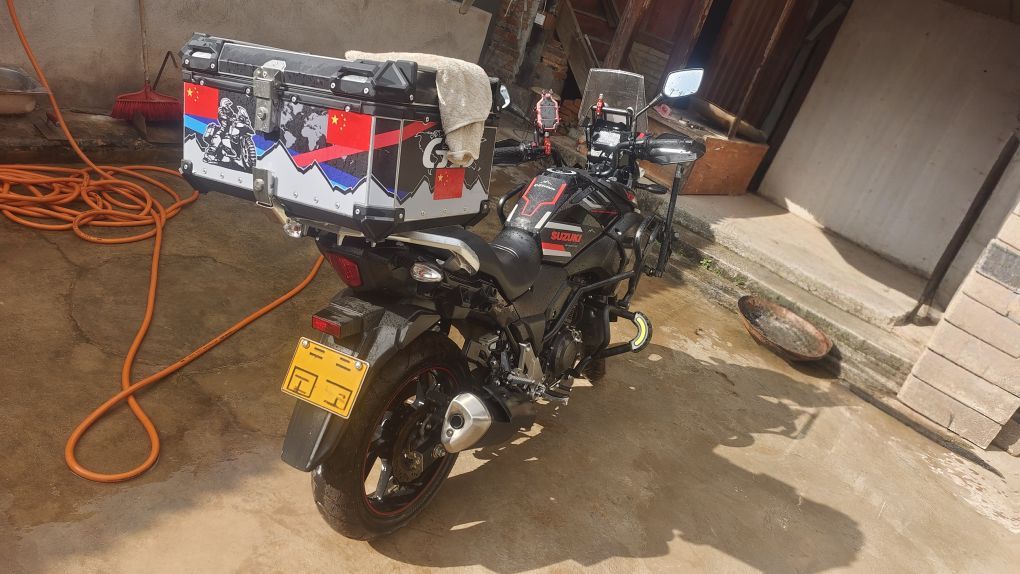 豪爵铃木 DL250