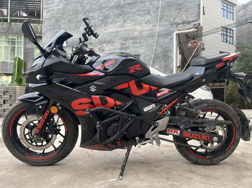 豪爵铃木 GSX250R