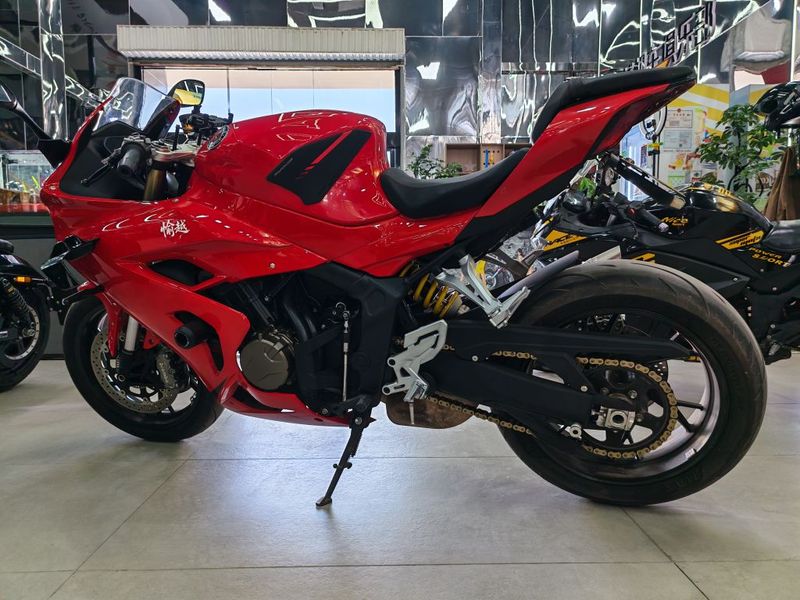 QJMOTOR 赛600