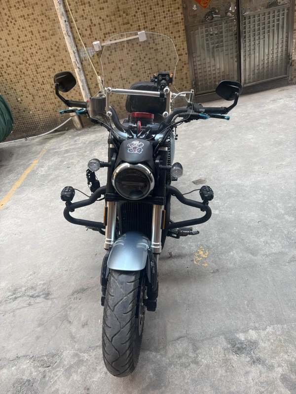 QJMOTOR 闪300S