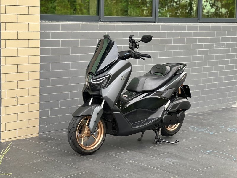雅马哈 NMAX