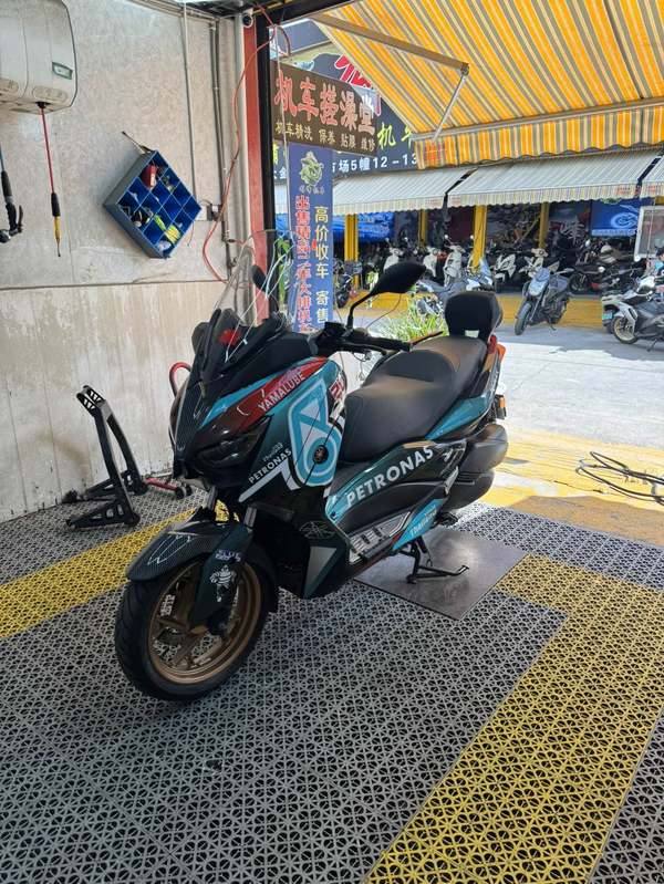 雅马哈 XMAX