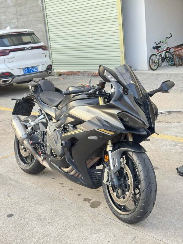 QJMOTOR 赛800