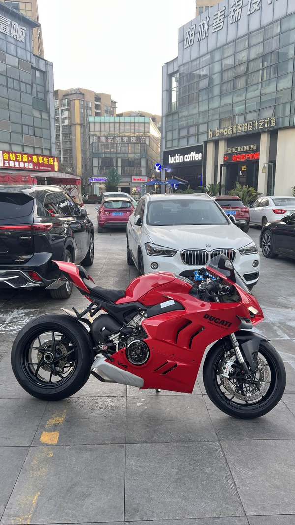 杜卡迪 Panigale V4