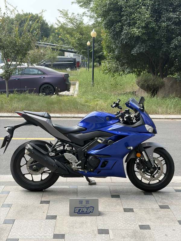 雅马哈 YZF-R3