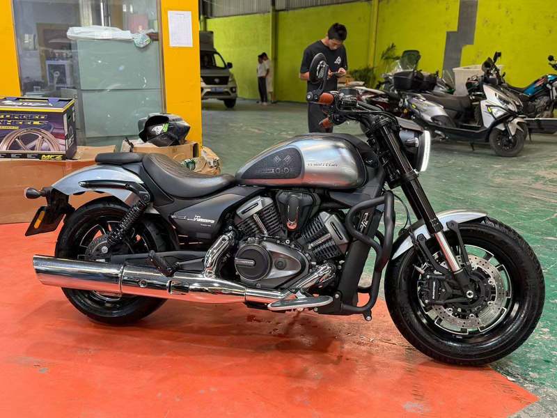 QJMOTOR 闪600
