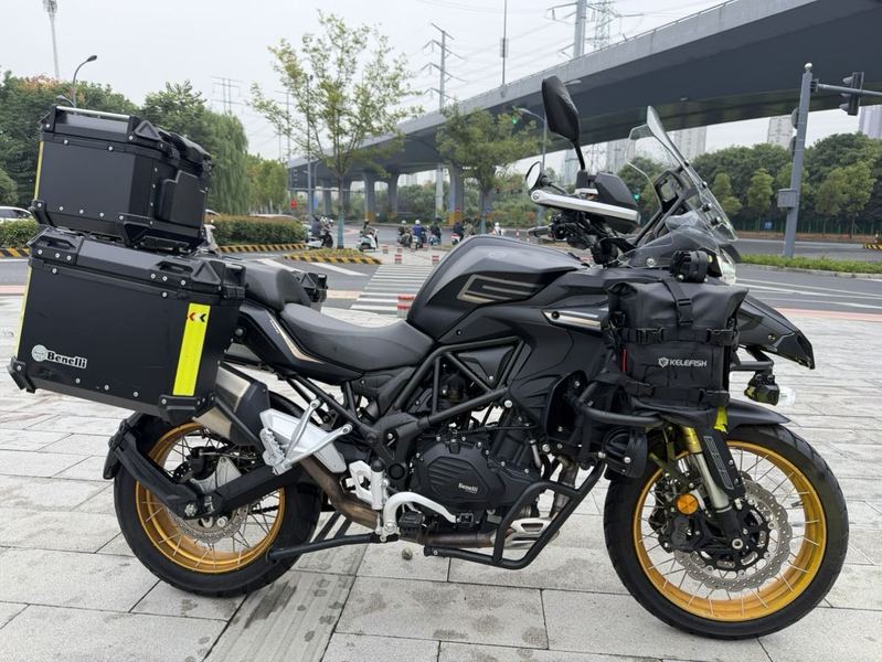 贝纳利 TRK552