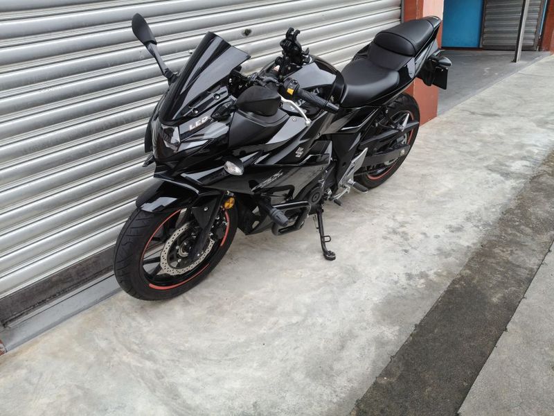豪爵铃木 GSX250R