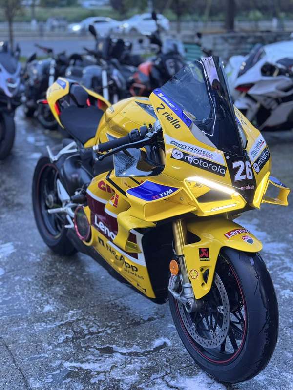 杜卡迪 Panigale V4