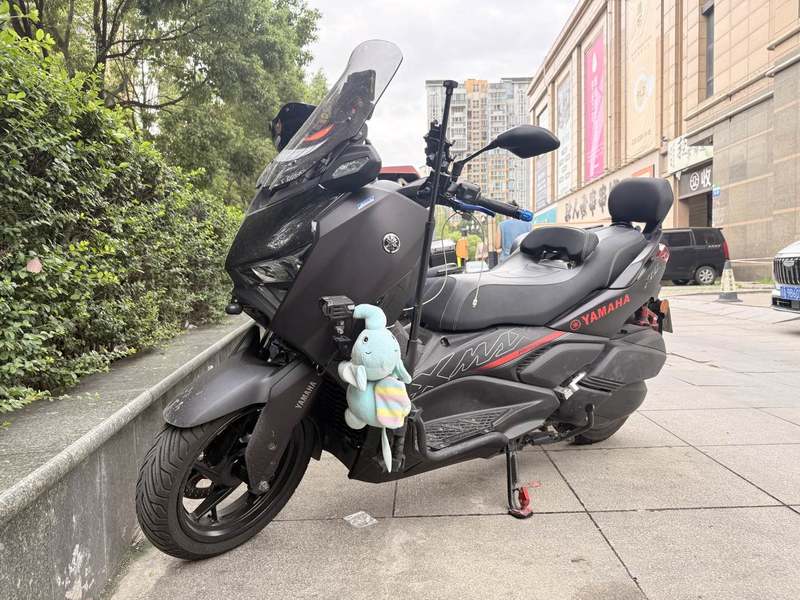 雅马哈 XMAX