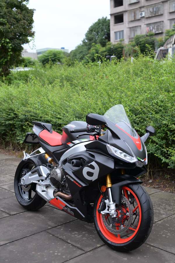 阿普利亚 RS 660 