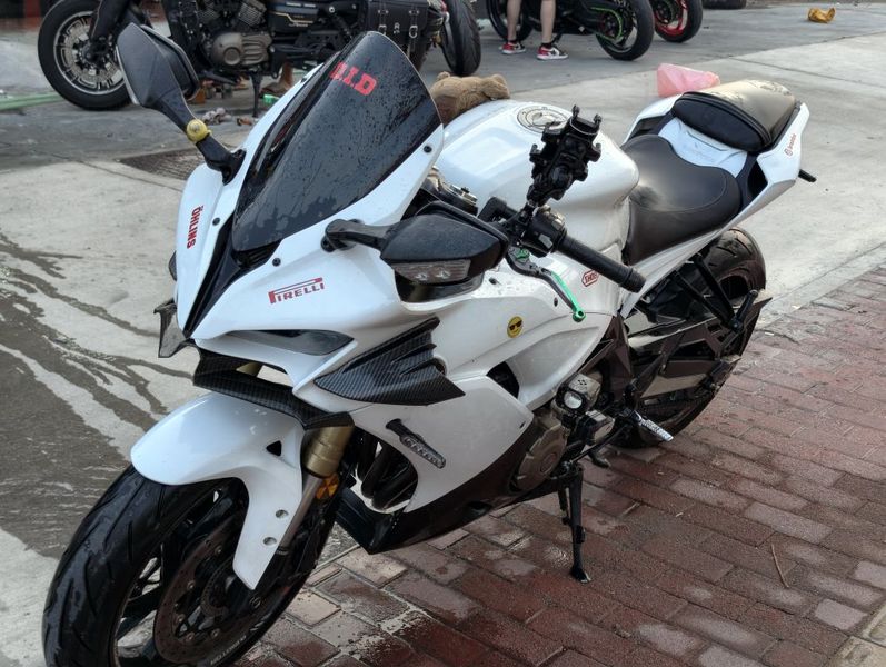 QJMOTOR 赛600