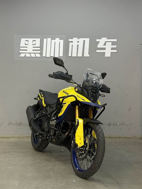 铃木 V-Strom 800