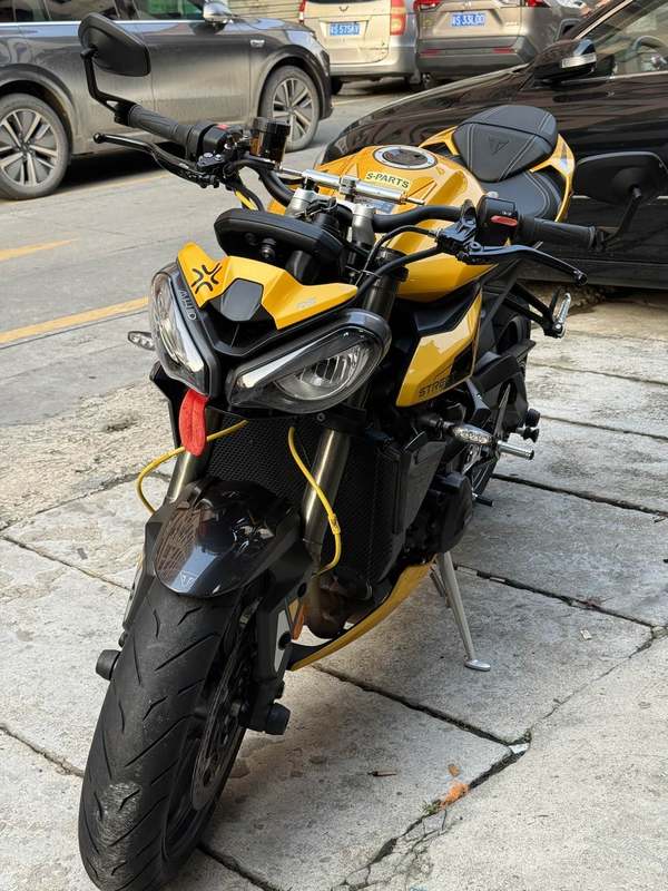凯旋 Street Triple 765