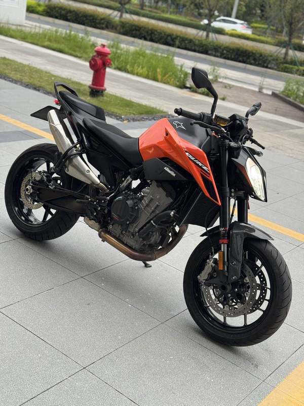KTMR2R 790 Duke