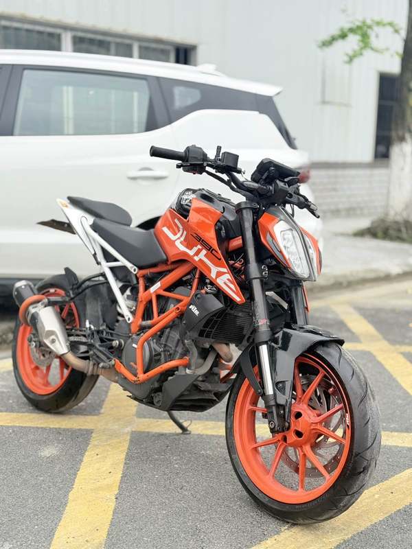 KTMR2R 390 Duke