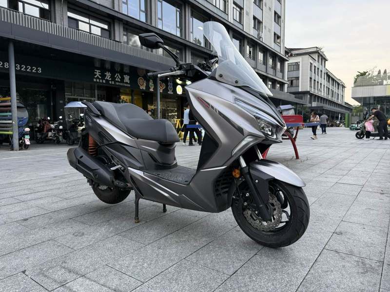 QJMOTOR 鸿250
