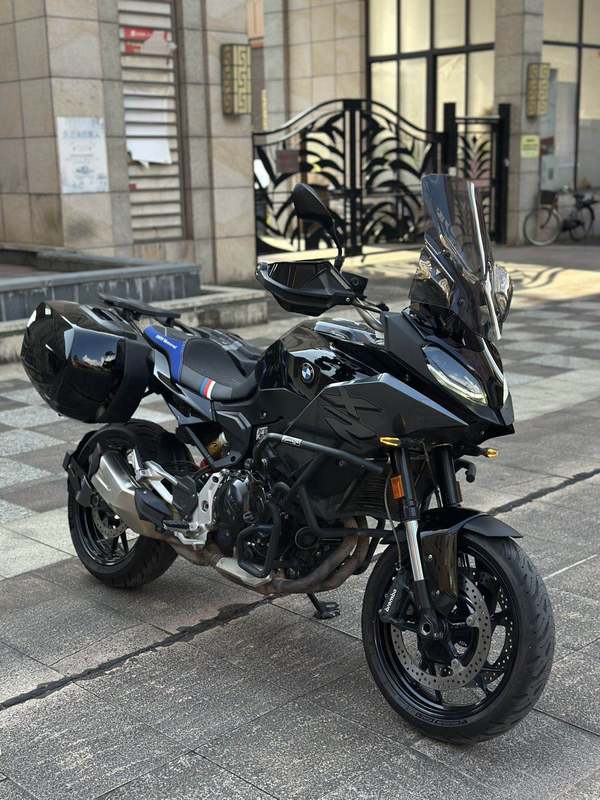 宝马 F 900 XR
