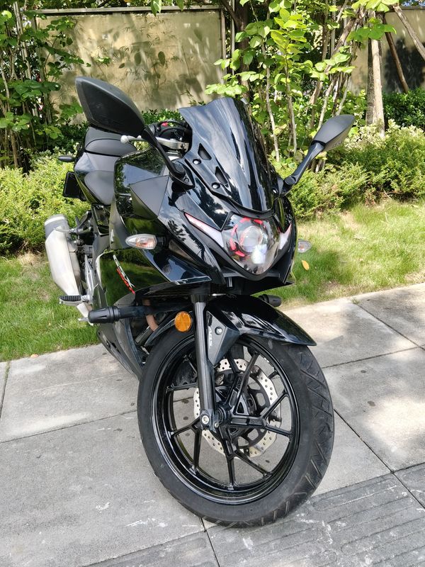 豪爵铃木 GSX250R