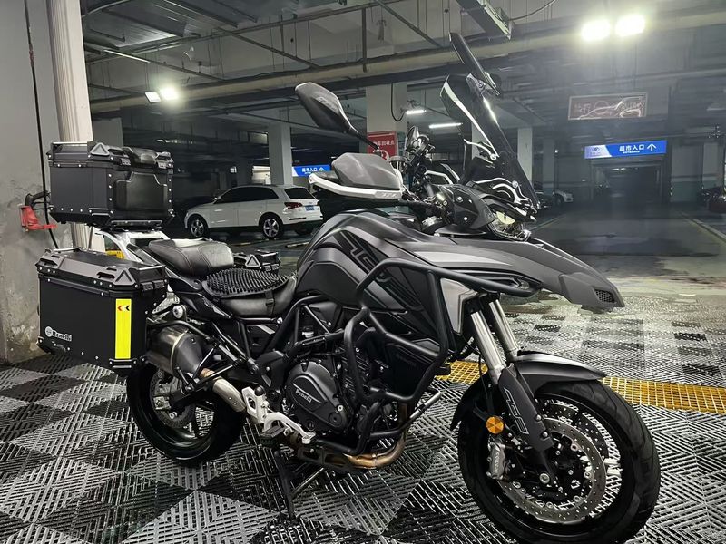 贝纳利 TRK702