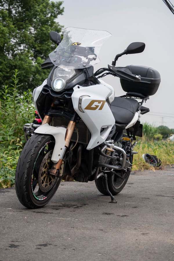贝纳利 BN 600 GT