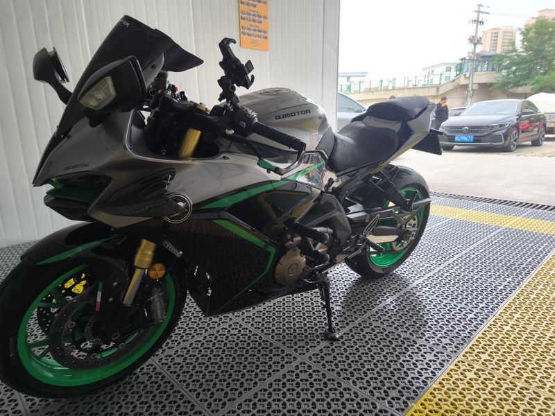 QJMOTOR 赛600