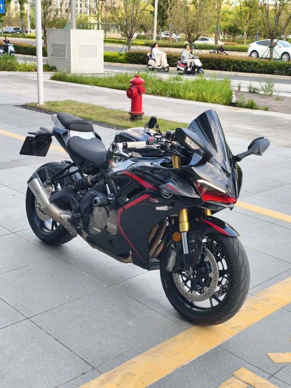 QJMOTOR 赛600