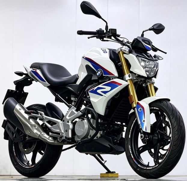 宝马 G 310 R