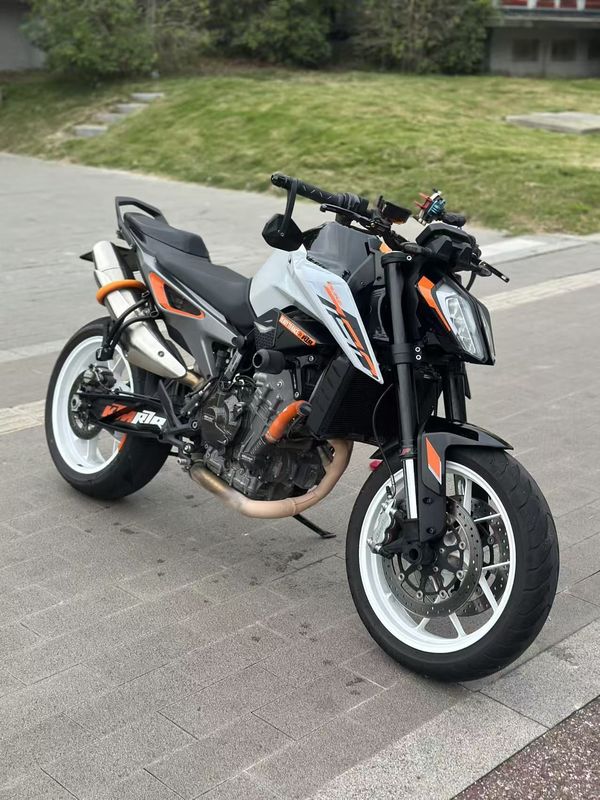 KTMR2R 790 Duke