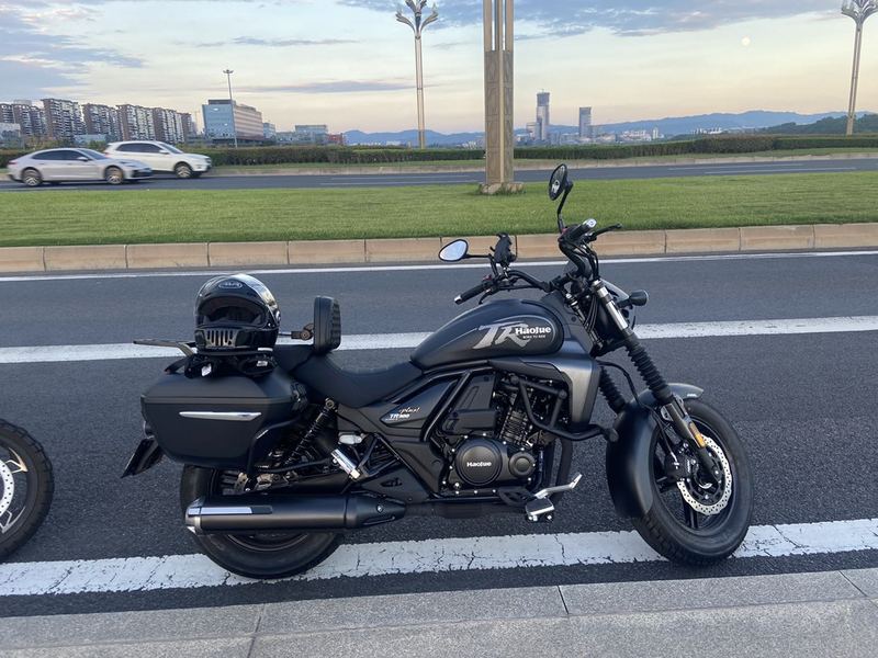 豪爵 TR300