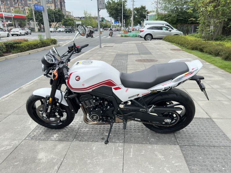 张雪机车 500F