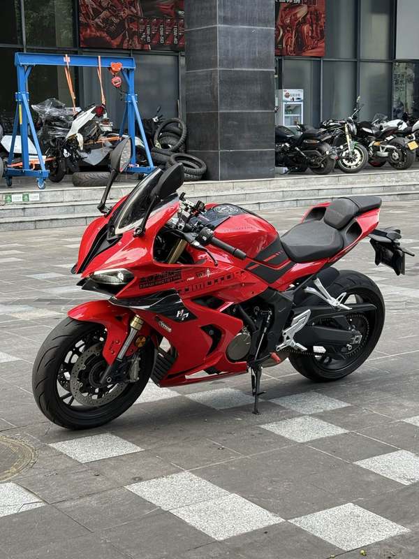 QJMOTOR 赛600