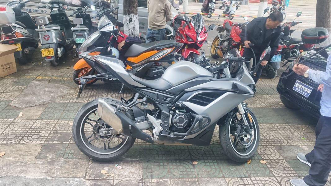 无极 250RR