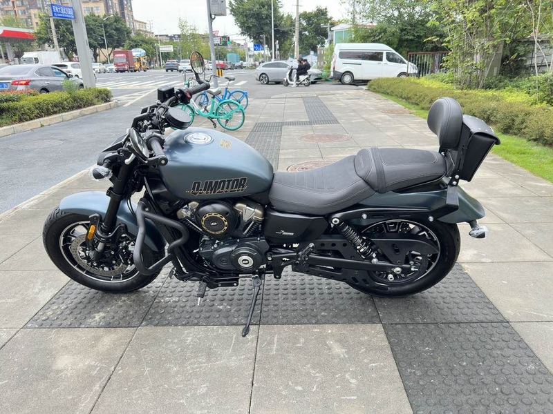 QJMOTOR 闪250