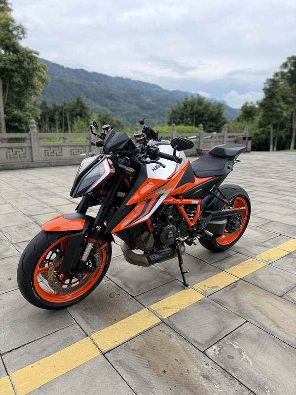 KTMR2R 1290 Super Duke