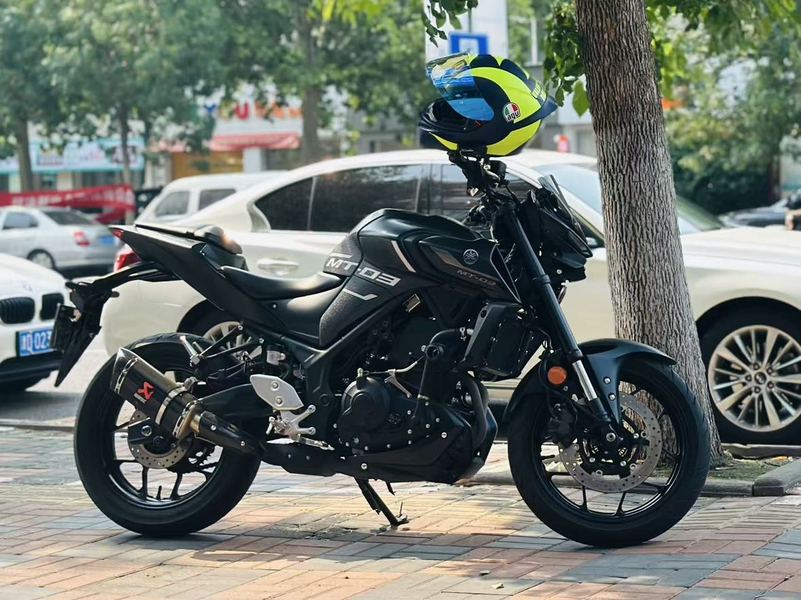 雅马哈 MT-03