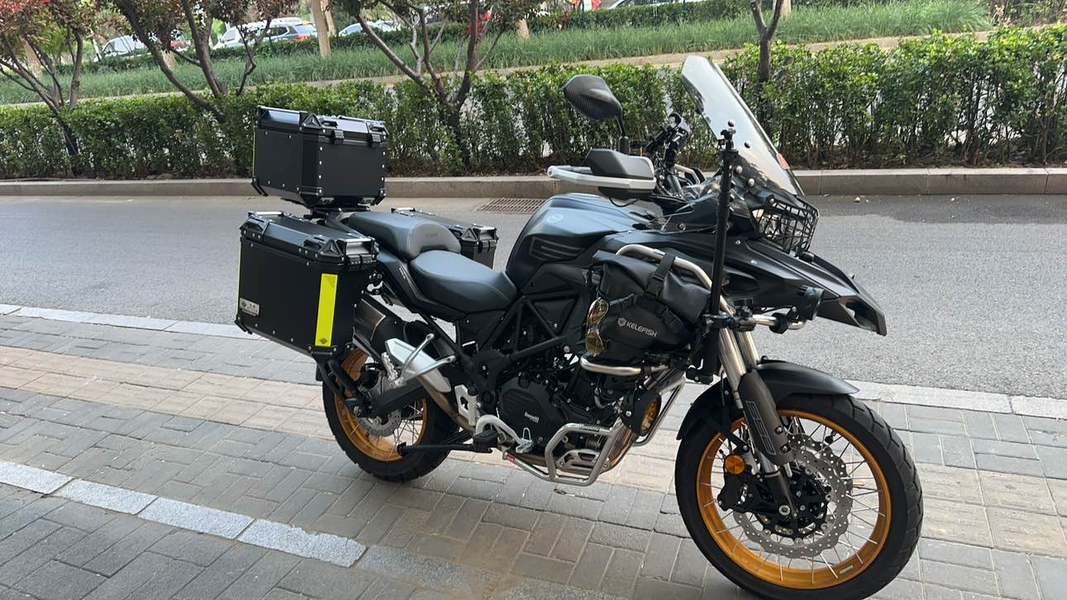 贝纳利 TRK552