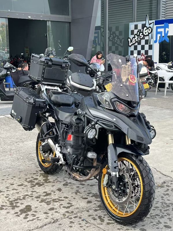 贝纳利 TRK702