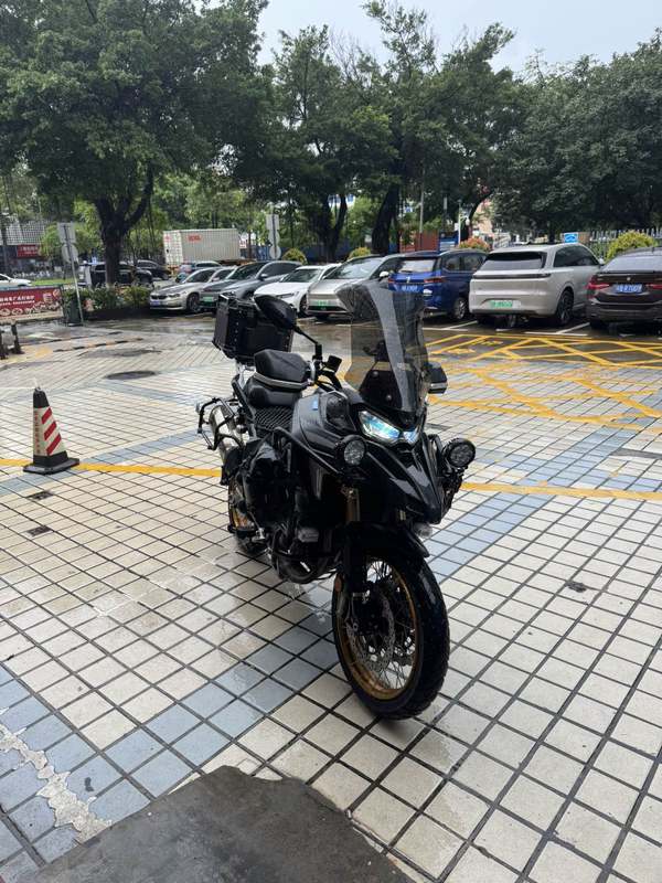 贝纳利 TRK702