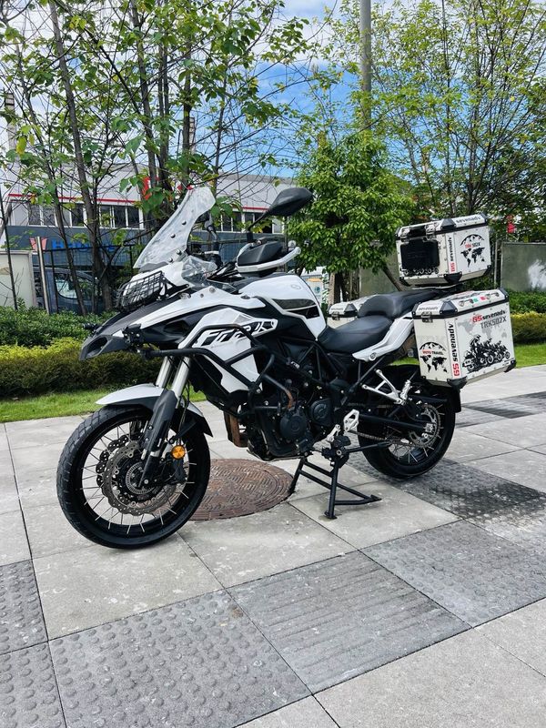 贝纳利 金鹏 TRK502