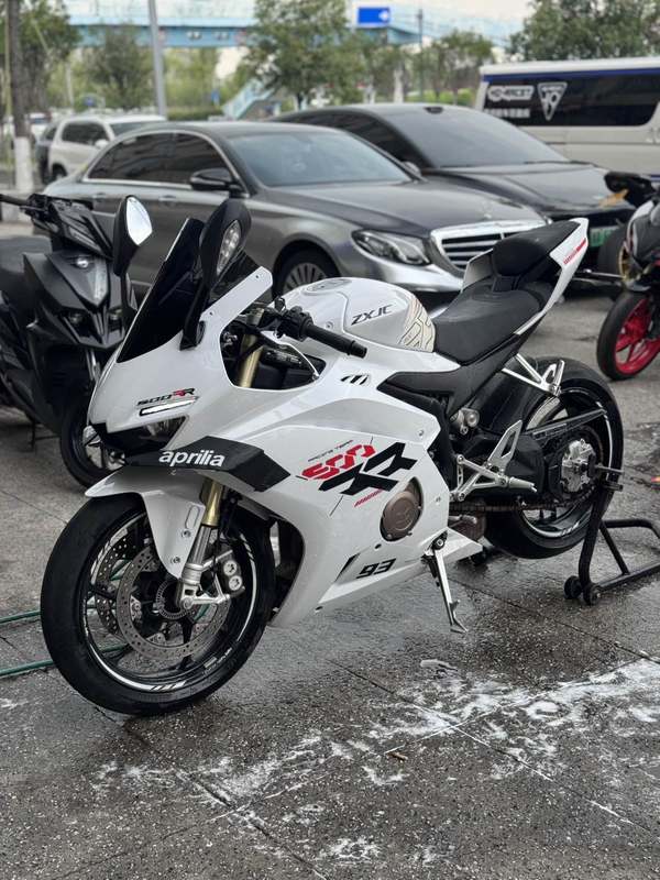 张雪机车 500RR