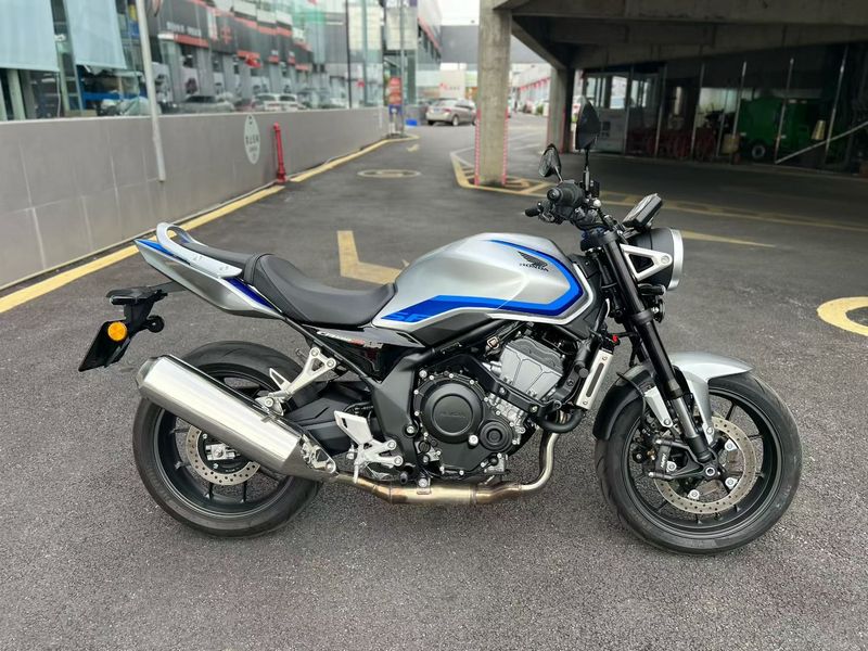 本田 CB500 Super Four