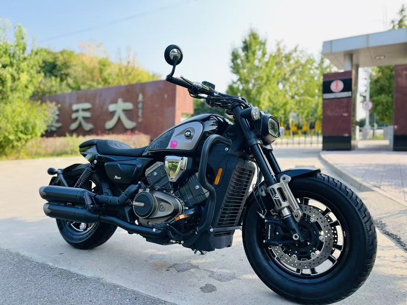 QJMOTOR 闪600