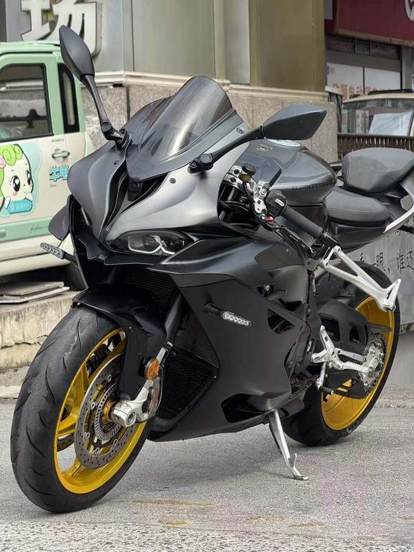 QJMOTOR QJ900GS-8D